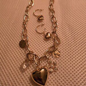 Gold charm necklace with 2 pairs of earrings, great gift, new from Market